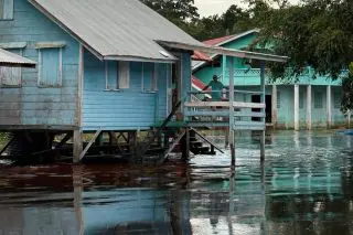 Opposition Leader hands out flood relief hampers to Malali, Muritaro