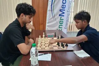 Couchman completes title defence unbeaten after tense final-round draw