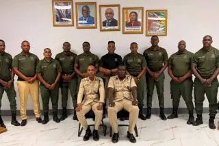 Prison officers trained on defence tactics