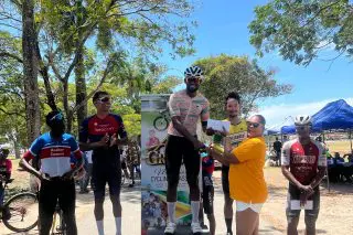 Alanzo Greaves Cycling Classic: Experienced John powers past Leung in thrilling National Park sprint finish