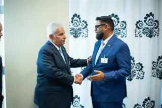 Ali, Panama president discuss bilateral ties