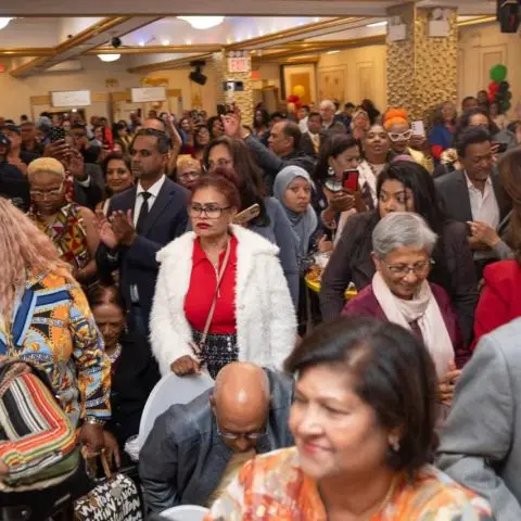 Thousands turn out to meet Ali in NY 