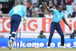 Out, not-out, out: England secure bizarre run-out in Oval victory against Lanka
