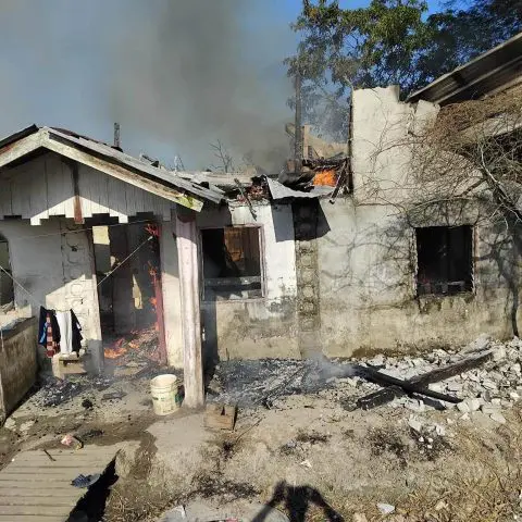 Fire destroys building at Soesdyke