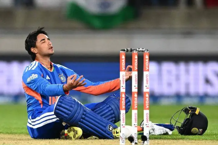 Abhishek ton flattens New Zealand as India seal T20 series