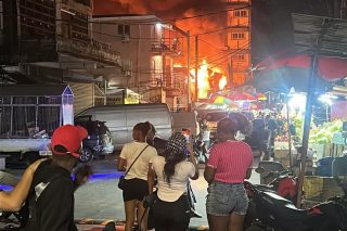 Fire destroys boutique on Robb St
