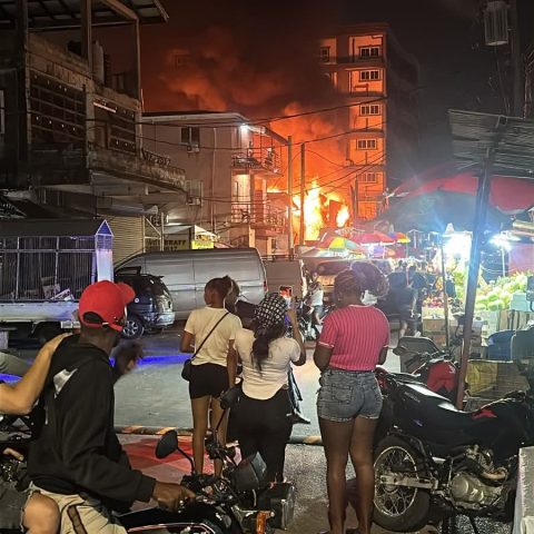 Fire destroys boutique on Robb St
