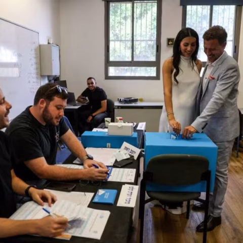 Israeli exit polls indicate deadlock 