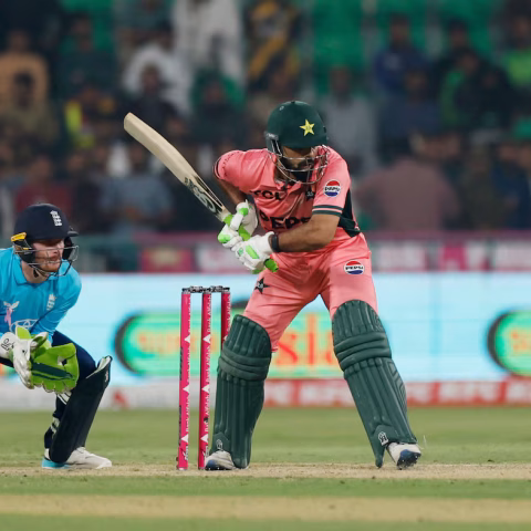 Shadab heroics lift Pakistan past England in one-wicket thriller