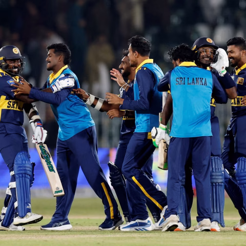 Sri Lanka beat Pakistan to reach Tri-series cricket final, England eliminated