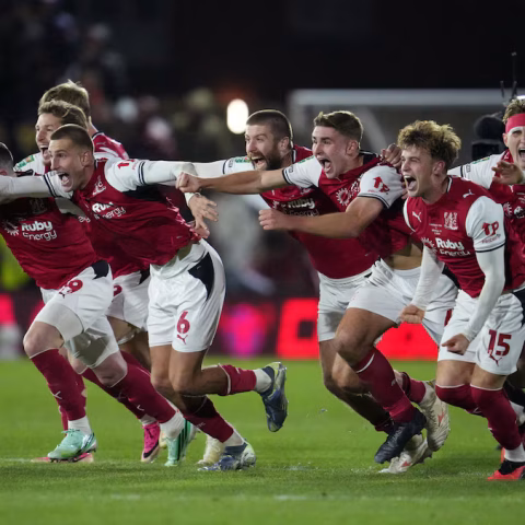 Fourth-tier Fleetwood stun Arsenal in League Cup shootout